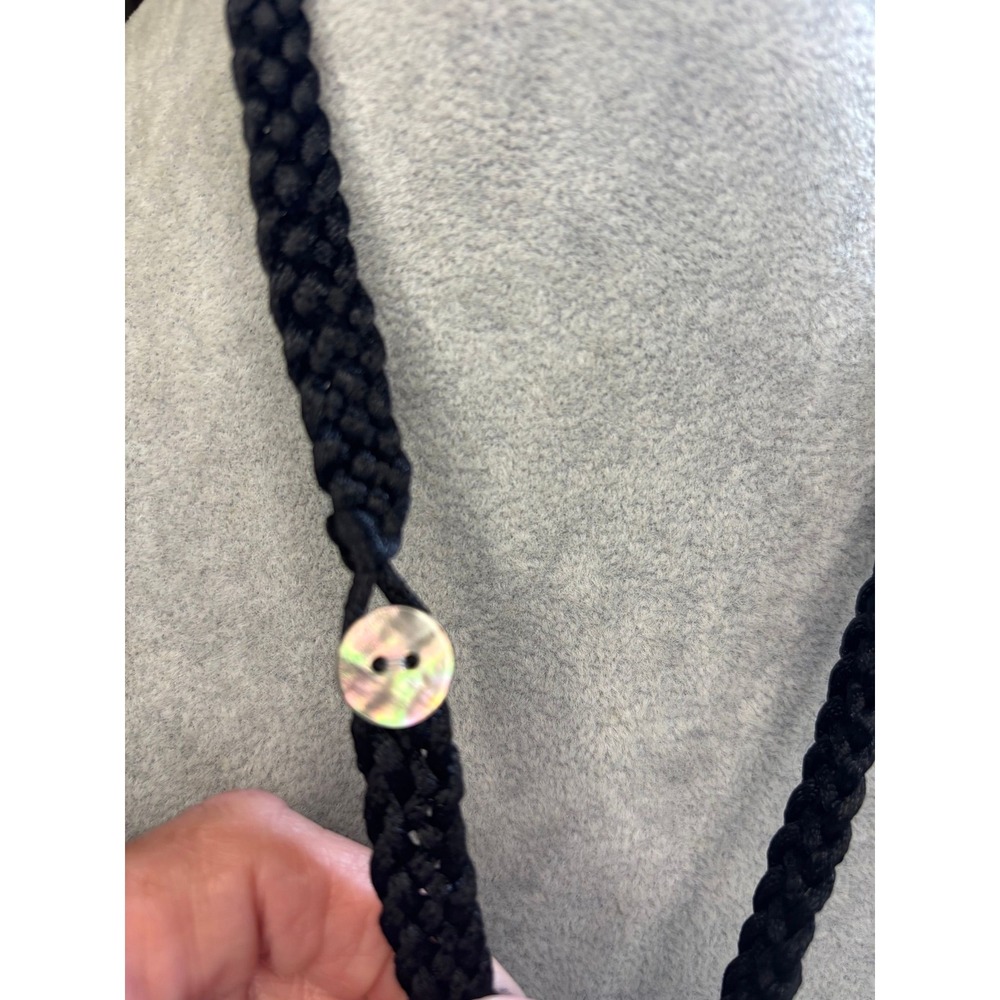 #9. Artisan Lux Shell Floral Necklace - Picture 5 of 5